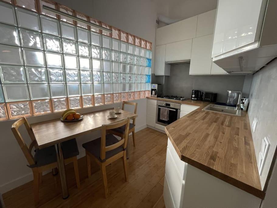 Leilighet Elegant With An Amazing View! Warszawa